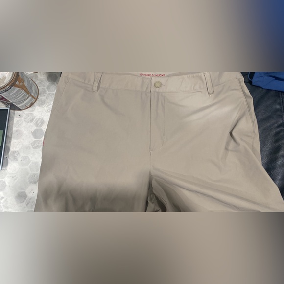 RHONE-8" RESORT SHORT
Quick Dry Water Shorts Made of Fine Italian Fabric - Picture 3 of 5